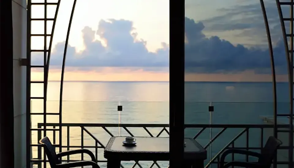 هتل گرند گلوریا باتومی